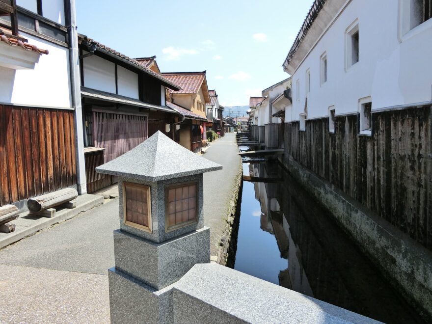 白壁土蔵群